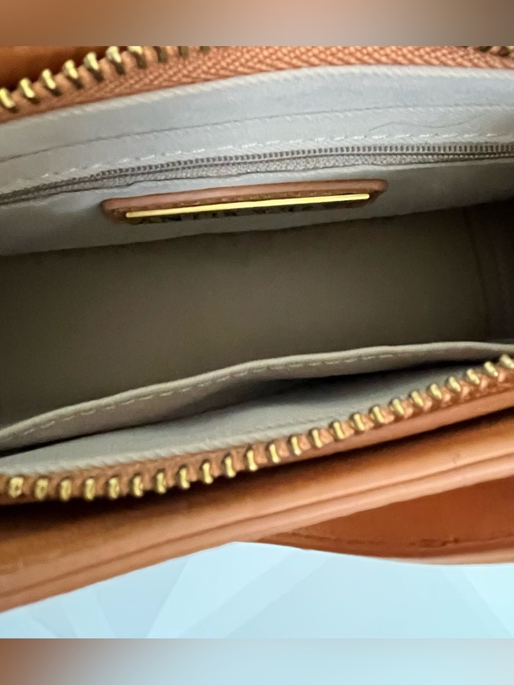 Antik Kraft Cognac Leather Shoulder Bag with Gold Hardware New - Picture 15 of 16